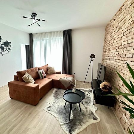 Cityscape Apartment ~ Ac/Indoor Parking/Balcony Budapest Exterior photo