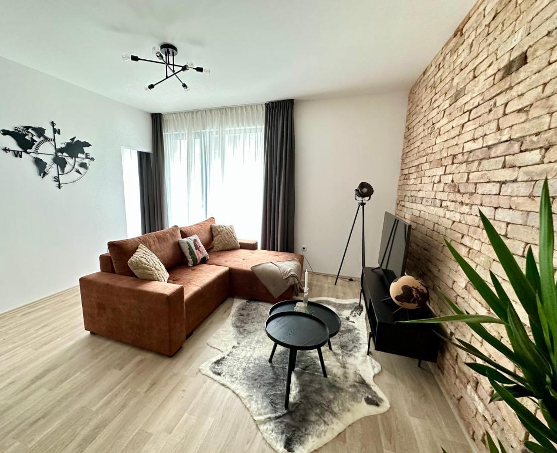 Cityscape Apartment ~ Ac/Indoor Parking/Balcony Budapest Exterior photo